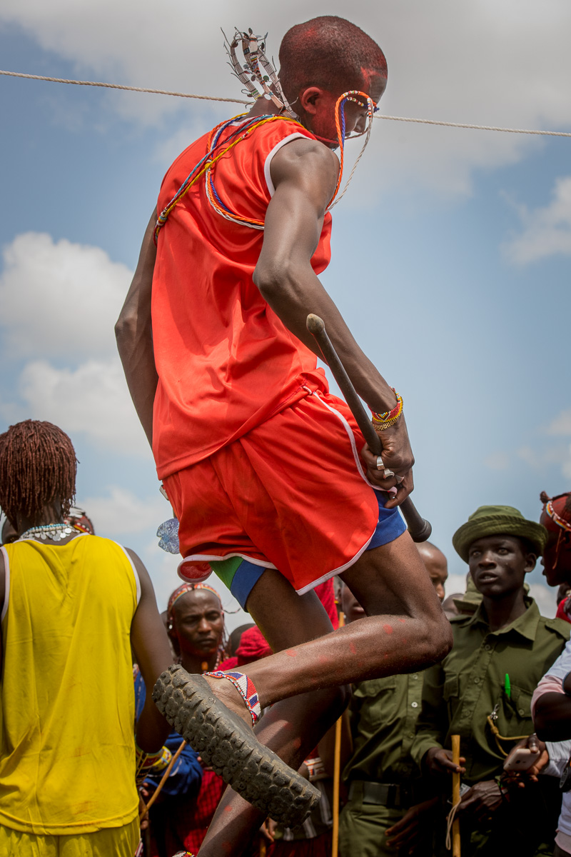 As in the javelin throw, each contestant in the high jump is allowed 3 jumps, with his highest counting as his score.